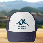 Casquette Mountain Real Estate Company Custom Realtor<br><div class="desc">Une société immobilière de chaîne de montagnes cool casquette pour une entreprise immobilière située dans une ville ou une ville montagneuse. Écran bleu marine sous la maison au milieu des montagnes. Excellent article de marketing pour un constructeur de maisons en montagne.</div>