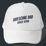 Casquette Papa génial depuis 20XX Moderne Simple<br><div class="desc">Ce design simple et moderne est composé de typographie serif. "Fantastique papa depuis 20XX" sur un bloc de couleur. C'est un cadeau parfait pour votre papa pour son anniversaire,  sa fête des pères,  noël,  etc.</div>