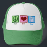 Casquette Peace Love Chèvres<br><div class="desc">Un joli signe de paix vert, un coeur rouge et un adorable cadeau de chèvre pour un fermier ou une personne qui aime les animaux de ferme.</div>