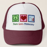 Casquette Peace Love Phlebotomy mignon Phlebotomiste<br><div class="desc">Un mignon casquette phlébotomiste avec un signe de paix,  un coeur et des flacons sanguins. Peace Love Flebotomy cadeau.</div>