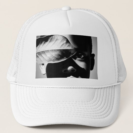 Casquette penchant pour le rouge (Devant)