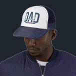 Casquette PÈRE l'homme Le mythe La légende<br><div class="desc">DAD l'homme le mythe la légende typographie bleue avec un accent étoile rouge.</div>