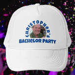 Casquette Photo de la fête du célibataire<br><div class="desc">Pour célébrer un Bachelor Party. Conçu pour quelqu'un qui a un "Bachelor Party"! Casquette masculin avec votre photo, le choix du nom et la formulation de la fête. Casquette du Bachelor Party. Ajoutez le nom de la personne dont il s'agit, ainsi que leur photo. Casquette de baseball du Bachelor Party....</div>