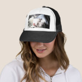 Casquette Photo of Cute White Dog Hanging Out with Dad (En situation)