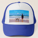 Casquette Photo personnalisée Chapeau de Trucker Texte avec<br><div class="desc">Casquettes de photos et de texte personnalisés - Votre propre design - Cadeau de famille personnalisée / amis ou Casquettes personnels - Ajouter votre photo et texte - Redimensionner et déplacer ou supprimer et ajouter des éléments / du texte avec outil de personnalisation! Choisissez / ajoutez votre police / couleur...</div>