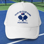 Casquette Pickleball Club Team New Zealand NZ Flag Custom<br><div class="desc">Stand out on the pickleball court with this stylish hat featuring crossed pickleball paddles, the flag of New Zealand, and your custom text. Personalize it easily to include your club name, team name, city, or any wording of your choice. You can also change the font and paddle colors - just...</div>