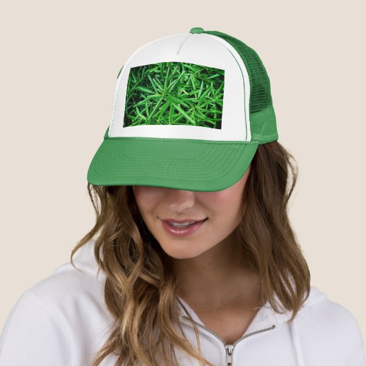 Casquette Plante vert (En situation)