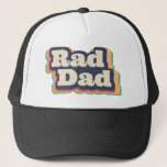 Casquette Rad Papa<br><div class="desc">Ce design Rad Dad Retro fait un grand cadeau à n'importe qui et est parfait pour porter autour de la maison ou à l'extérieur et autour.</div>