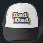 Casquette Rad Papa<br><div class="desc">Ce design Rad Dad Retro fait un grand cadeau à n'importe qui et est parfait pour porter autour de la maison ou à l'extérieur et autour.</div>