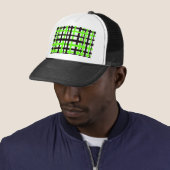 Casquette Rayures entrelacées noir blanc vert (En situation)