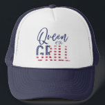 Casquette Reine du gril<br><div class="desc">Reine du gril, le cadeau parfait pour le chef d'été dans votre vie. Un anniversaire d'idée, Noël, cadeau de jour de mères ou de fête des pères ou juste un remerciement vous pendant un jour impressionnant ! En rouge, le blanc et le bleu patriotiques avec sur le texte de manuscrit...</div>