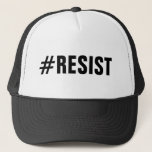 Casquette #Résister aux manifestations politiques en texte n<br><div class="desc">Montrez que vous protestez contre l'inégalité et l'injustice et soyez un phare pour que d'autres fassent de même en portant un chapeau de camionneur #Resist avec un texte noir en gras sur un arrière - plan blanc avec un dos noir et une facture. Vous pouvez choisir des casquettes avec d'autres...</div>