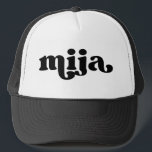 Casquette Retro fille noir et blanc Mija<br><div class="desc">"mija" en police de style rétro,  couleur est modifiable; ajoutez votre propre nom si vous le souhaitez et choisissez style haineux.</div>