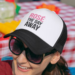 Casquette Rose du jour<br><div class="desc">Y a-t-il une meilleure façon de passer un samedi chaud d'été ?  Rose la journée avec ce design amusant avec la citation dans le texte moderne bloc.</div>