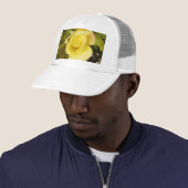 Casquette Rosebud jaune (En situation)