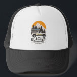 Casquette Route du parc national du Glacier vintage Montana<br><div class="desc">Design vintage Glacier National Park Road Trip Montana. Super vêtements design pour les personnes qui aiment le camping en plein air, camping, randonneur, randonnée, voyage en voiture, voyage en famille, voyage d'été. Une excellente illustration de voyage en voiture avec un style de vieille école fait également une idée de cadeau...</div>