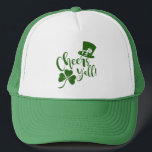 Casquette Salue Yall St Patrick's Day Irish Parade ou Party<br><div class="desc">Célébrez la Saint Patrick avec des casquettes drôles de camionneurs verts et blancs. Logo "Cheers Y'all !" sur le devant. Le logo est dans une teinte vert foncé coordonnée dans un texte de script sophistiqué avec un casquette leprechaun et un shamrock chanceux. Parfait pour toutes les fêtes, défilés et célébrations...</div>