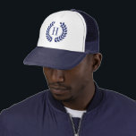 Casquette Simple couronne et monogramme bleu marine<br><div class="desc">Elégante couronne bleu marine avec monogramme personnalisable.</div>