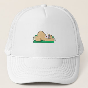 Casquette Sloth au Yoga sur tapis de Yoga