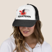 Casquette Squatchin avec Bigfoot noir (En situation)