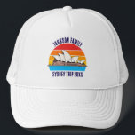 Casquette Sydney Australie Trip Opera House Custom<br><div class="desc">Casquette de vacances australien personnalisé avec l'opéra de Sydney devant un coucher de soleil australien au-dessus de l'eau bleue cool. Cute personnalisé voyage de famille gardien.</div>