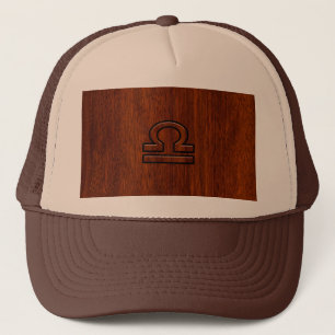 Casquette Symbole de la Libra Zodiac sur l'acajou