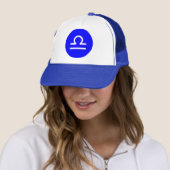 Casquette Symbole Libra (En situation)
