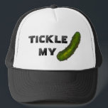 Casquette Tickle My Pickle Funny Foodie Kosher Dill Pickles<br><div class="desc">Il présente une illustration originale d'un cornichon vert crunchy! Cette illustration est également disponible sur d'autres produits. Ne vois-tu pas ce que tu cherches ? Vous avez besoin d'aide pour la personnalisation ? Contactez Rebecca pour avoir quelque chose conçu pour vous.</div>