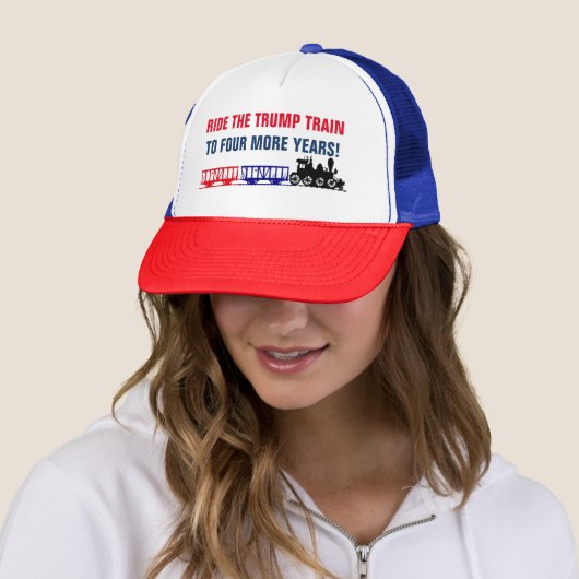 CASQUETTE TRAIN TRUMP À QUATRE ANS DE PLUS (En situation)