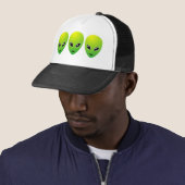 Casquette Trois Aliens verts (En situation)