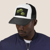 Casquette Trois olives au pastel d'huile (En situation)