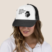 Casquette trop de livres (En situation)