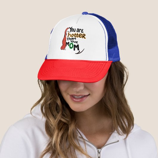 Casquette Tu es plus chaud que ta mère (En situation)