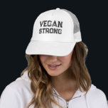 Casquette Typographie Vegan Strong Grungy<br><div class="desc">Végétan fort. Affichez fièrement votre style de vie végétalien grâce à ce design de chemise qui présente un texte noir gras et grungy.</div>