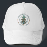 Casquette Vacances familiales personnalisées Voyage en batea<br><div class="desc">Cute, moderne et personnalisé thème nautique avec une ancre, une roue de bateau, et une corde avec typographie moderne Ajoutez votre nom de famille et le nom de votre année de voyage ou de votre équipe pour en faire une tenue de famille ou d'équipe en cliquant sur le bouton "Personnaliser"...</div>