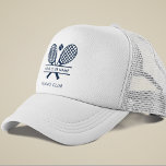 Casquette Votre équipe de tennis Country Club Navy Blue Cust<br><div class="desc">Customisez facilement ce chapeau de camionneur en ajoutant votre nom de club ou de société en cliquant sur le bouton "Personnaliser". Vous pouvez modifier l'arrière - plan et les polices en cliquant sur "Modifier avec l'outil de conception". Parfait pour tout club, entreprise ou société scolaire. Commandez autant ou moins que...</div>
