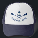 Casquette Votre nom de bateau Ancre nautique traversé Oars M<br><div class="desc">Une Ancre nautique et des avirons croisés avec votre nom de bateau personnalisé ou autre texte en bleu marine sur un chapeau de camion élégant.</div>