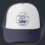 Casquette Voyage de croisière sur mesure en famille<br><div class="desc">Ce T-shirt Family Cruise est l'uniforme parfait pour vos vacances en famille, votre voyage de croisière ou votre réunion en famille en 2025. Ce tee est parfait pour des photos de groupe, des promenades sur la plage, des visites de vin, ou simplement causer un peu de chahut élégant.</div>
