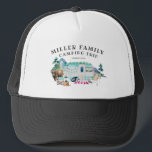 Casquette Voyage par la route de camping de la Réunion de<br><div class="desc">Comporter une scène vintage de camp pour s'ajouter au charme rustique. Changez le nom de famille et la date pour lui faire vos propres concevoir en fonction du client. Cette conception ne sortira jamais du style. Perfectionnez pour des photos de famille, des parties de réunion, des voyages par la route...</div>