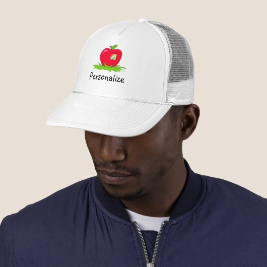 Casquette Worm En Pomme Rouge Avec Nom (En situation)