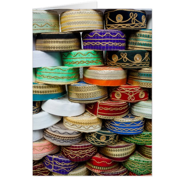 Casquettes arabes au marché (Devant)