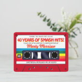 Cassette rouge rétro des années 80 Invitation de f (Debout devant)