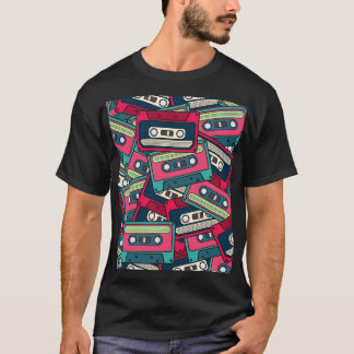 Cassettebandje: Kleurrijk onregelmatig patroon. T-shirt