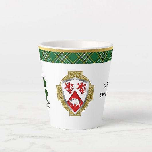 Cassidy Irish Shield & Tartan gepersonaliseerd Latte Mok (Voorkant)