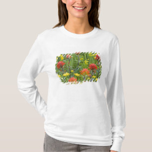 Castilleja en biscuitroot-wildbloemen t-shirt