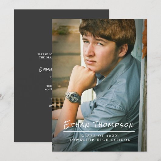 Casual Guy Afstuderen Fotogradatie Party Kaart (Voorkant / Achterkant)