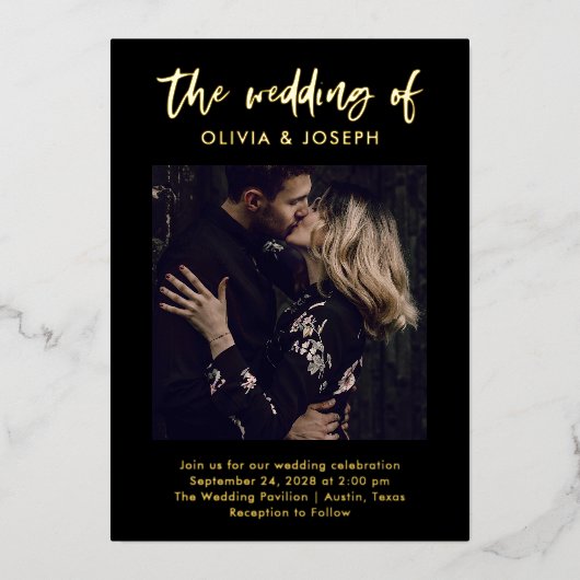 Casual script en foto op zwart | bruiloftsgoud folie uitnodiging (Voorkant)