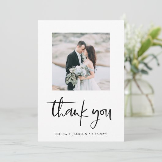 Casual Script | Minimalistische twee foto's bruilo Bedankkaart (Staand voorkant)