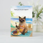 Cat is on the beach bedankkaart (Staand voorkant)