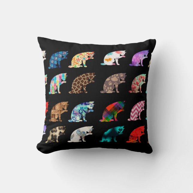 Cat Licking Pattern Kussen (Voorkant)